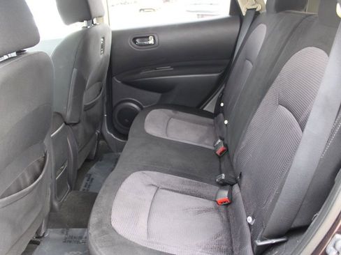 Used 2011 Nissan Rogue SV image 25