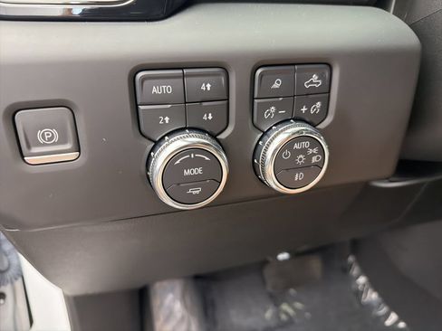 Used 2023 GMC Sierra 1500 AT4 w/ AT4 Preferred Package AWD/4WD image 22
