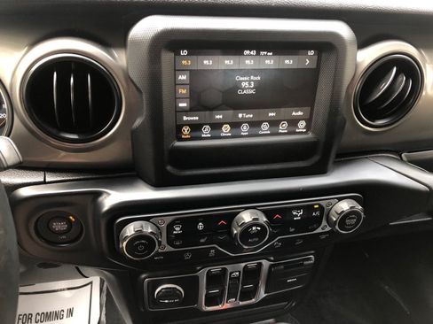 Used 2019 Jeep Wrangler Unlimited Sport S AWD/4WD image 31
