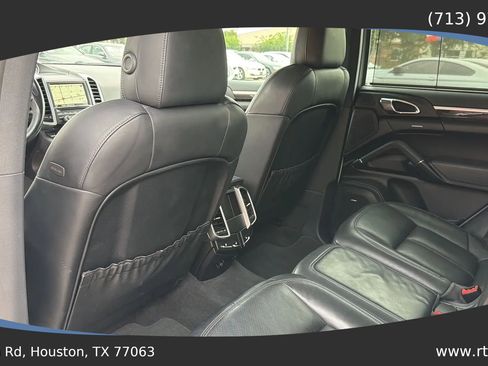 Used 2016 Porsche Cayenne S image 28