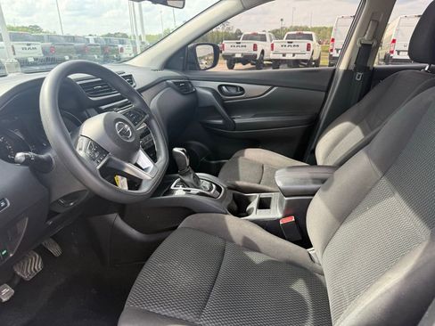 Used 2021 Nissan Rogue Sport S image 17