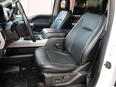 Used 2019 Ford F350 Lariat w/ Lariat Value Package AWD/4WD image 23