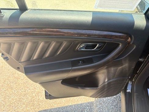 Used 2018 Ford Taurus Limited FWD image 14