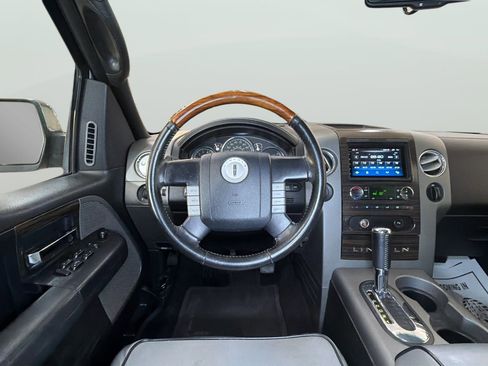 Used 2008 Lincoln Mark LT 4x4 image 16