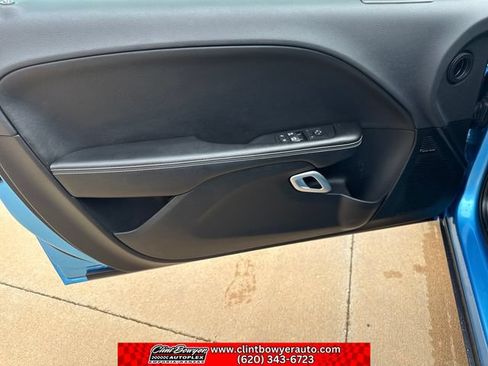 Used 2016 Dodge Challenger SRT Hellcat RWD image 11
