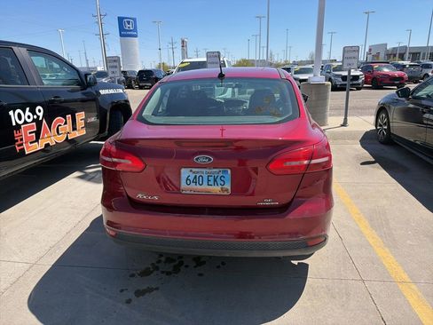 Used 2016 Ford Focus SE FWD image 5