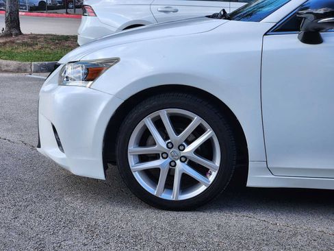 Used 2014 Lexus CT 200h w/ Seat Comfort Package FWD image 8