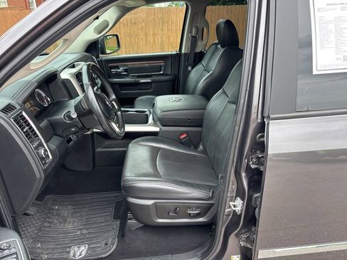 Used 2018 RAM 1500 Laramie w/ Convenience Group AWD/4WD image 9