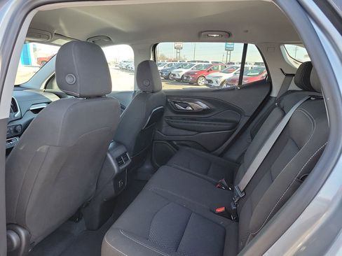 Used 2024 GMC Terrain SLE image 9