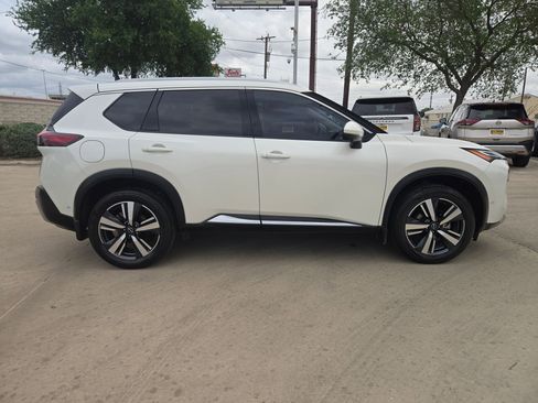 Used 2023 Nissan Rogue Platinum w/ Platinum Premium Package AWD/4WD image 2