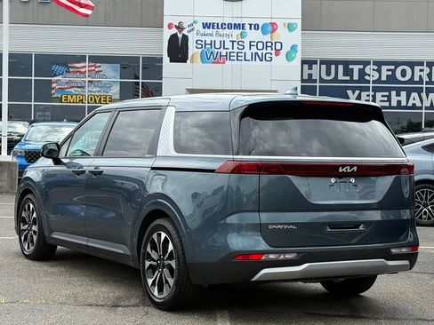 Used 2023 Kia Carnival EX FWD image 32