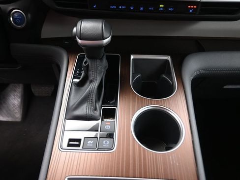 Used 2024 Toyota Sienna XLE image 9