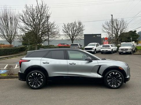 New 2026 Chevrolet Blazer EV RS image 9
