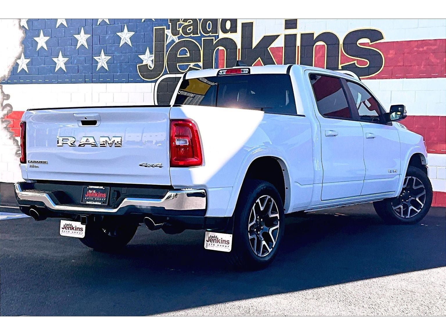 Used 2025 RAM 1500 Laramie AWD/4WD image 2