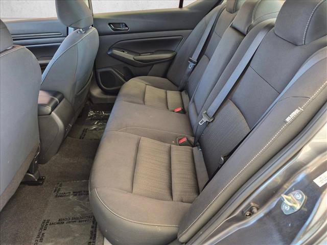 Used 2025 Nissan Altima 2.5 SV FWD image 24