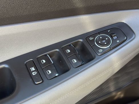 Used 2020 Hyundai Santa Fe SEL FWD image 17