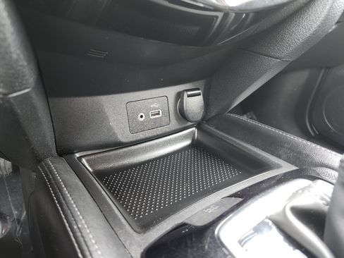 Used 2018 Nissan Rogue SL w/ Premium Package FWD image 10