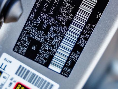 Used 2024 Toyota Highlander LE image 33