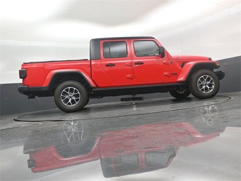 Used 2024 Jeep Gladiator Sport image 37