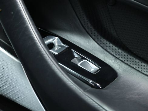 Used 2021 McLaren GT RWD image 19