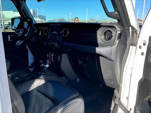 Certified 2023 Jeep Gladiator Overland image 33