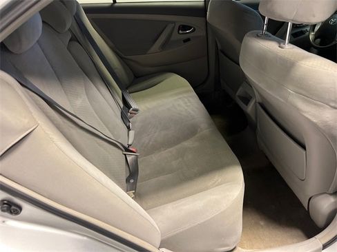 Used 2009 Toyota Camry LE image 12