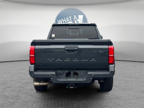 Used 2024 Toyota Tacoma TRD Off-Road image 5