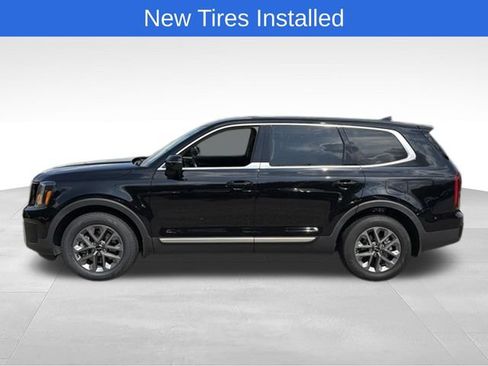 Used 2024 Kia Telluride LX FWD image 2