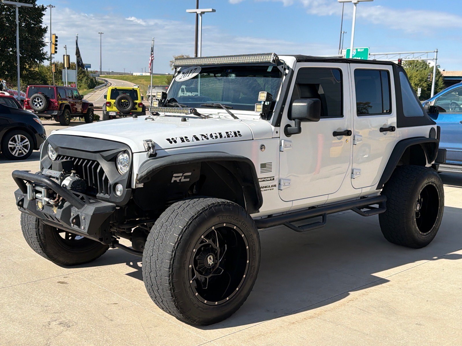Used 2017 Jeep Wrangler Unlimited Sport w/ Quick Order Package 24S AWD/4WD image 4