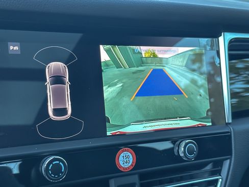 Used 2023 Porsche Macan image 20