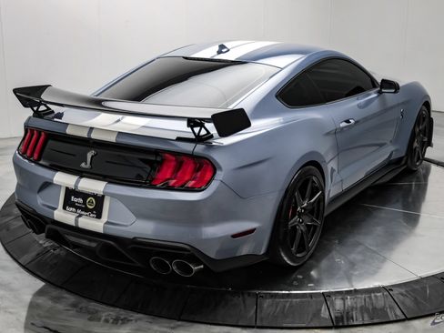 Used 2022 Ford Mustang Shelby GT500 w/ Carbon Fiber Track Pack RWD image 21