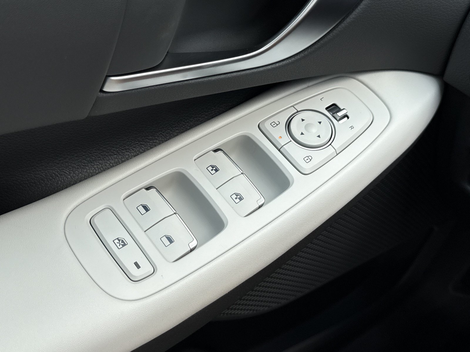 New 2026 Hyundai Sonata SEL FWD image 16
