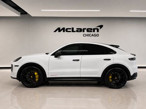 Used 2024 Porsche Cayenne Turbo GT AWD/4WD image 21