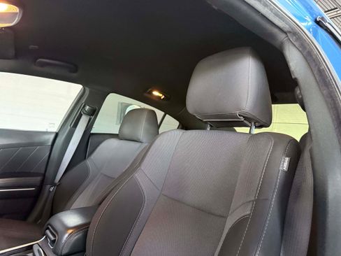 Used 2022 Dodge Charger SXT RWD image 11