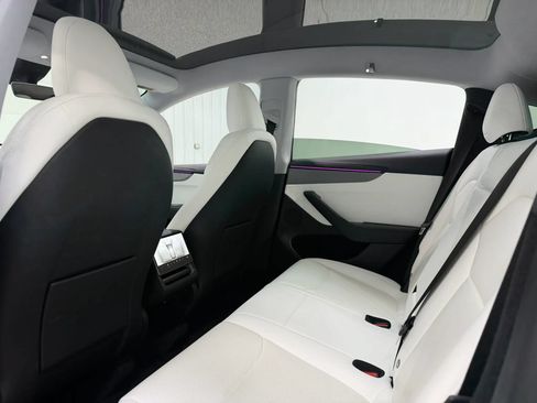 Used 2026 Tesla Model Y Long Range AWD/4WD image 14
