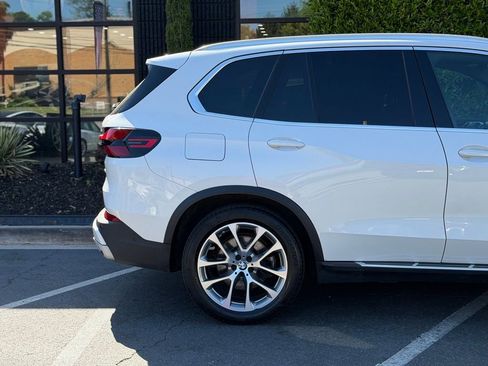 Used 2025 BMW X5 xDrive40i AWD/4WD image 22