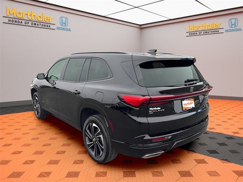 Used 2025 Buick Enclave Sport Touring image 3