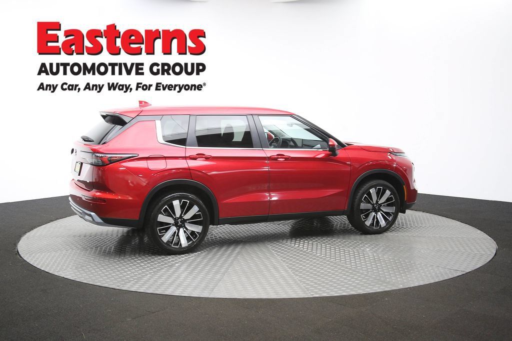 Used 2025 Mitsubishi Outlander SE AWD/4WD image 46