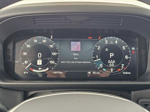 Used 2024 Land Rover Discovery Dynamic SE image 26