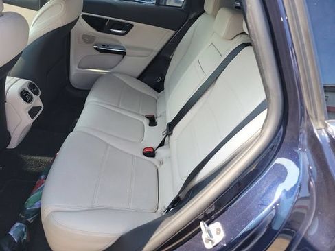 Used 2023 Mercedes-Benz GLC 300 4MATIC image 8