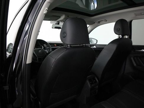 Used 2020 Volkswagen Tiguan SE FWD image 35