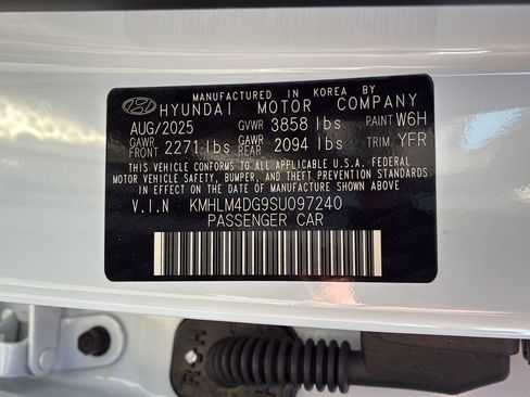 Used 2025 Hyundai Elantra Sport FWD image 31