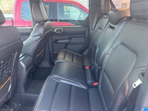 Used 2024 Ford Bronco Badlands image 5