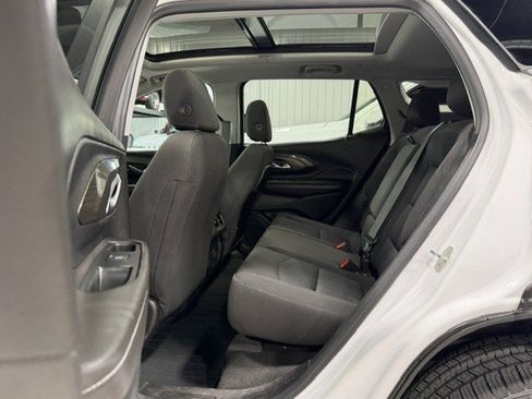 Certified 2023 GMC Terrain SLE w/ Driver Convenience Package AWD/4WD image 9