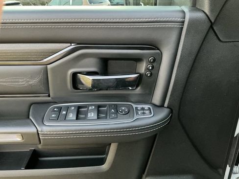 Used 2024 RAM 2500 Limited AWD/4WD image 15