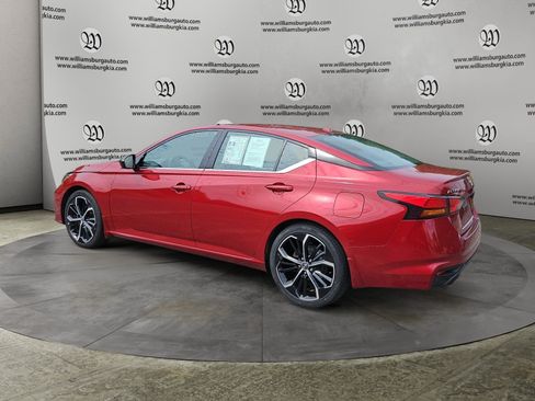 Used 2024 Nissan Altima 2.5 SR FWD image 3