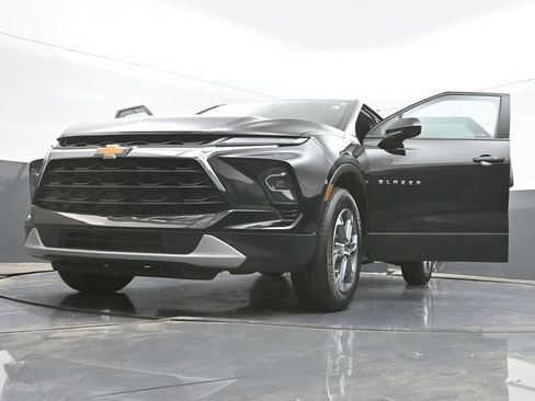Used 2025 Chevrolet Blazer LT FWD image 51