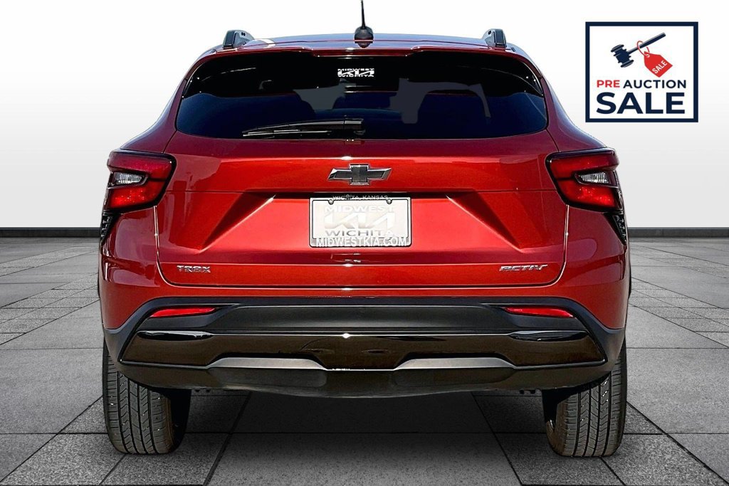 Used 2024 Chevrolet Trax ACTIV w/ Driver Confidence Package FWD image 4