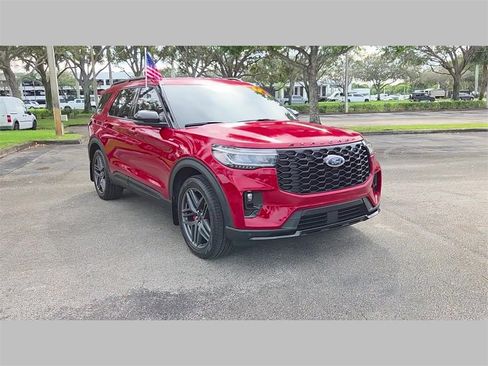 Used 2025 Ford Explorer ST-Line w/ Premium Package image 37