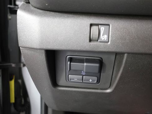 Used 2024 Chevrolet Colorado Z71 w/ Z71 Convenience Package 2 AWD/4WD image 22